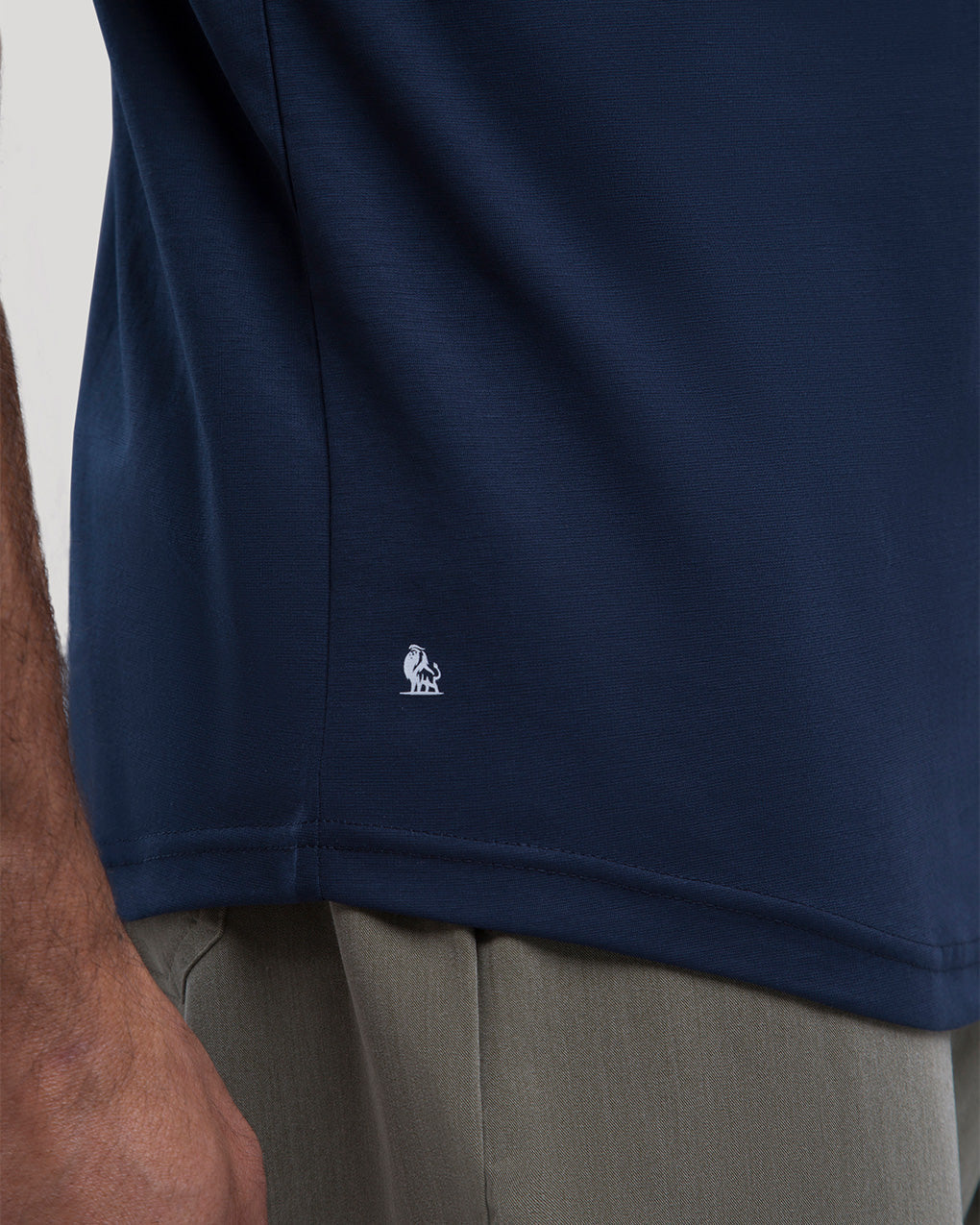 PLAYERA CREW CURVE-HEM PREMIUM