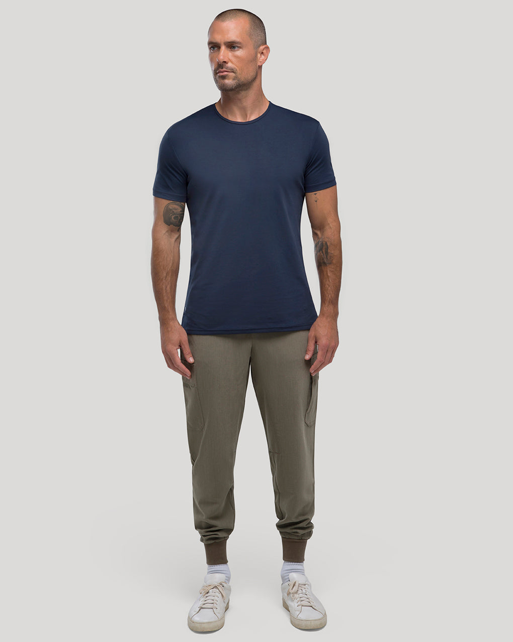 PLAYERA CREW SPLIT-HEM CONFORT