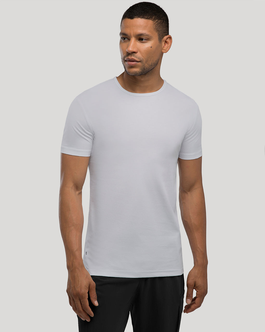 PLAYERA CREW SPLIT-HEM CONFORT