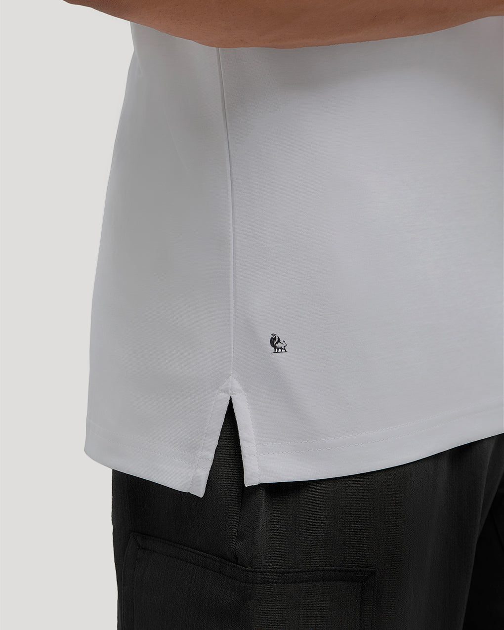 PLAYERA CREW SPLIT-HEM CONFORT