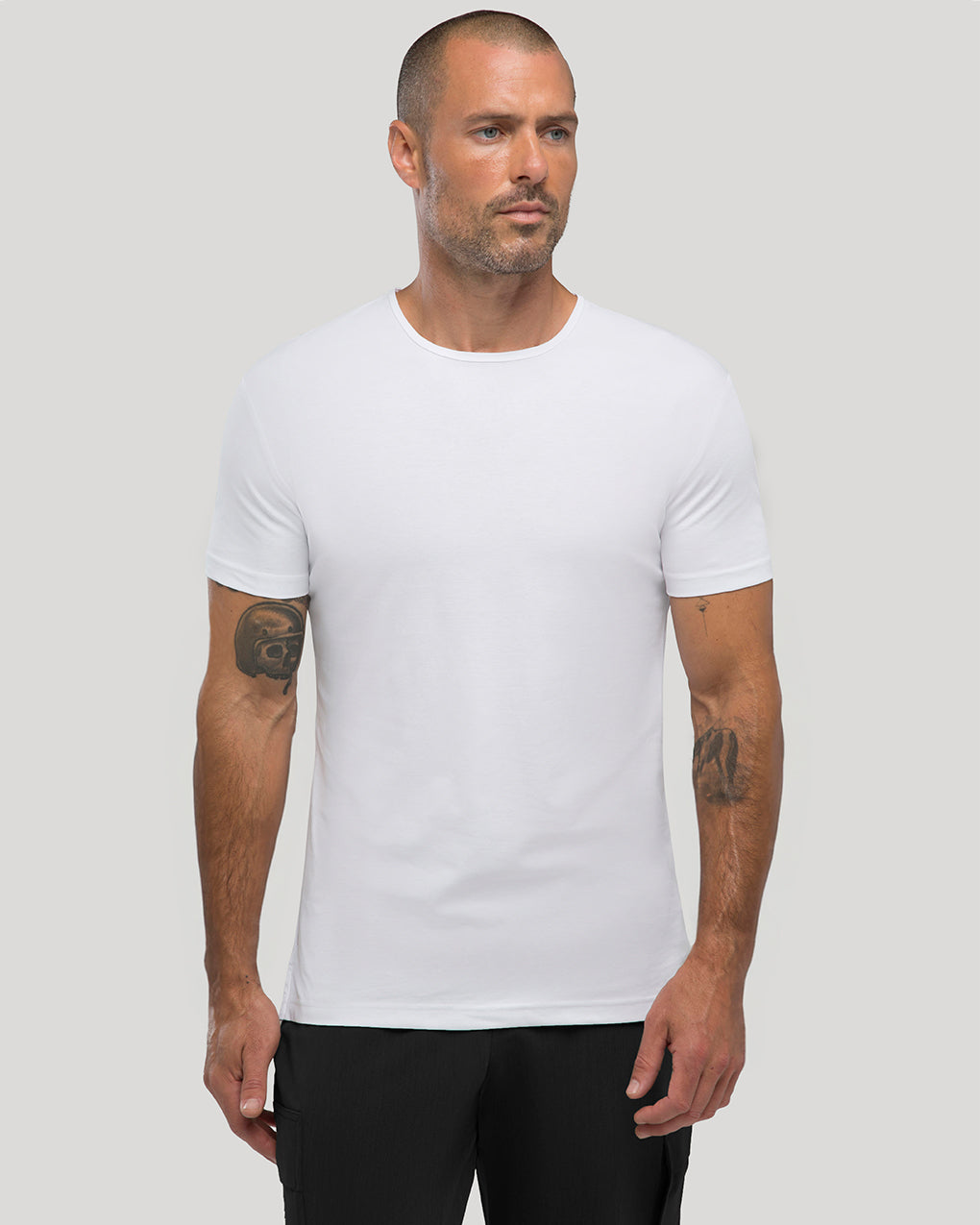 PLAYERA CREW SPLIT-HEM CONFORT